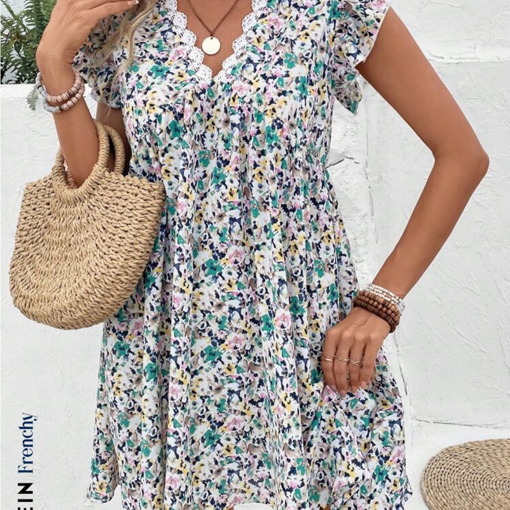 Floral dress with lace detail